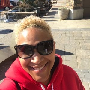 Meet your Posher, Sherry